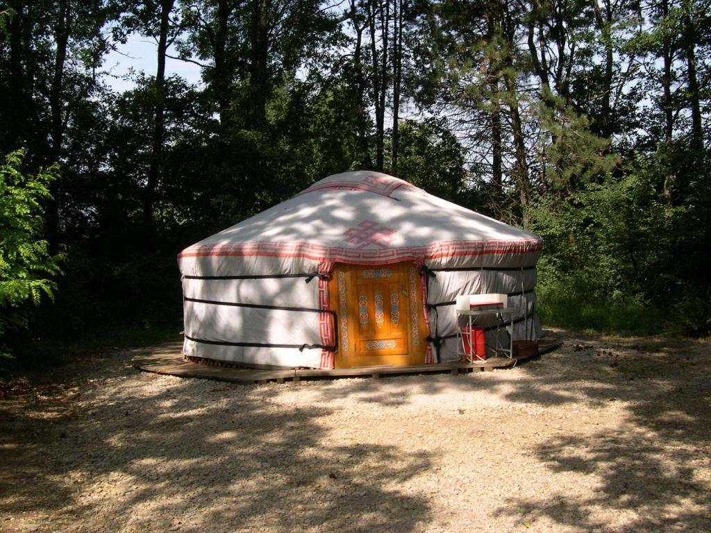 Camping De La Croix D'Arles Bourg  Ruang foto
