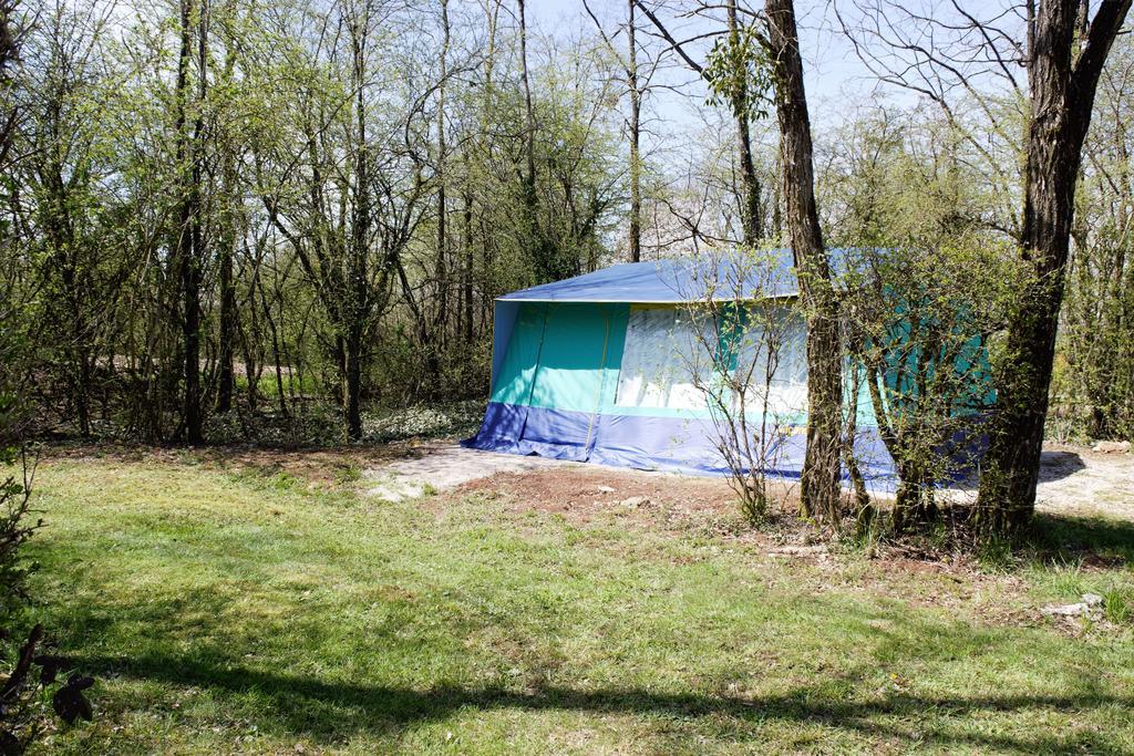 Camping De La Croix D'Arles Bourg  Bagian luar foto