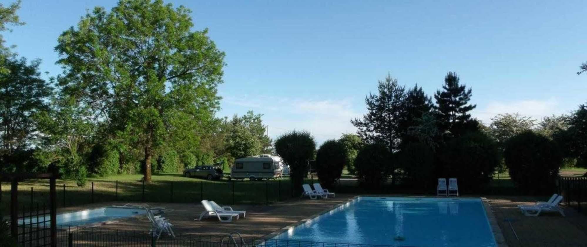 Camping De La Croix D'Arles Bourg  Bagian luar foto