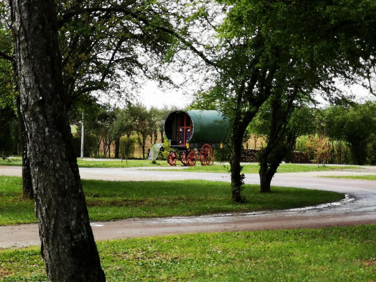 Camping De La Croix D'Arles Bourg  Bagian luar foto